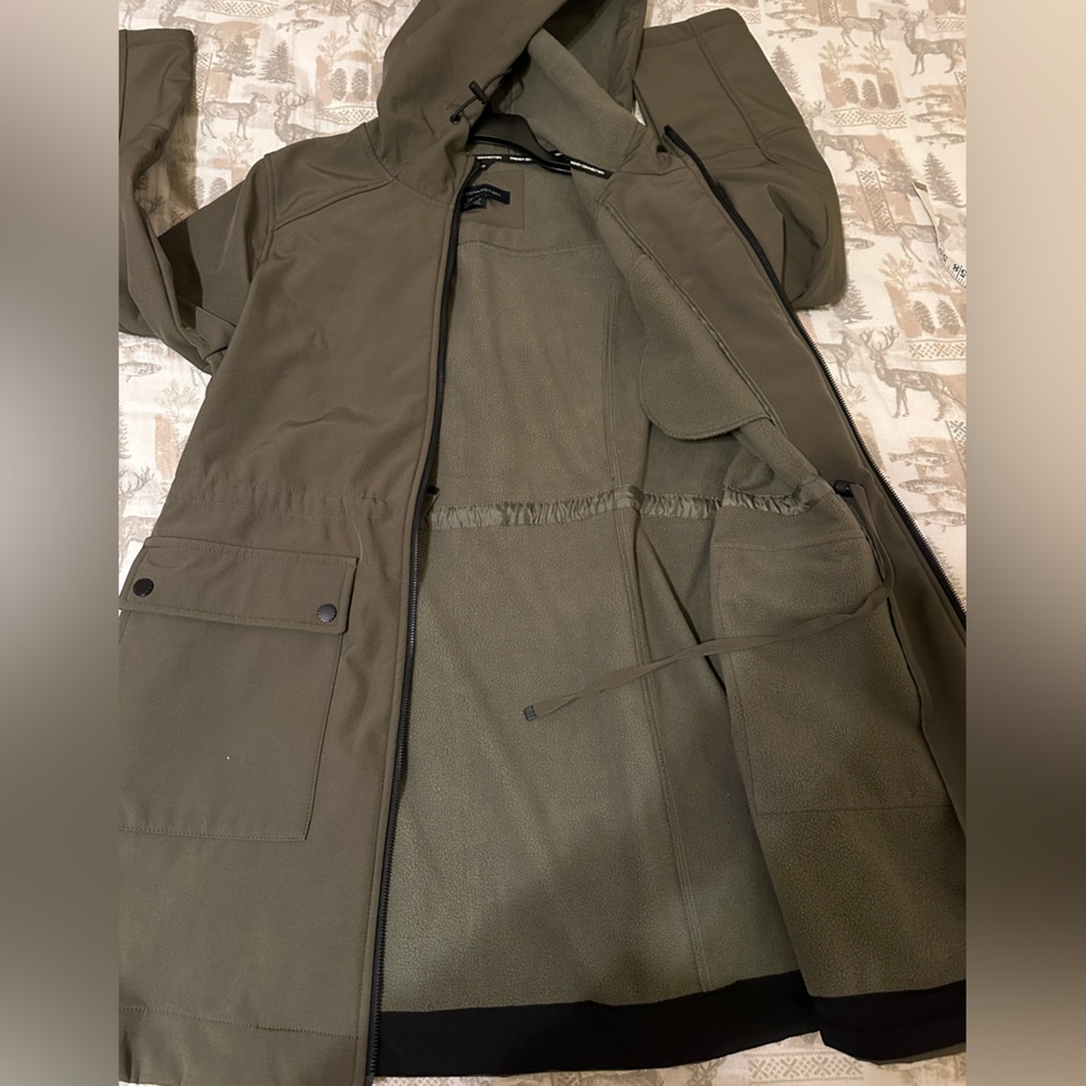 French Connection women Olive Raincoat with Hood. Size Large. NWT. - Picture 10 of 14